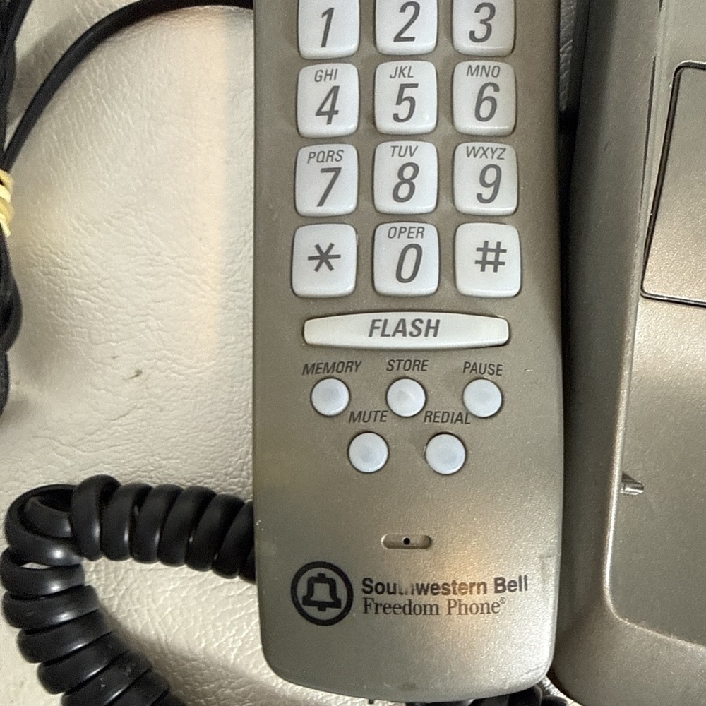 Southwestern Bell Freedom Phone Corded Telephone Caller ID FM2552MCS - Picture 5 of 9